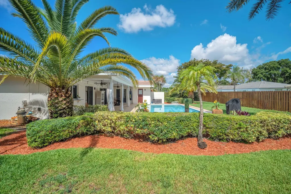 8235 NW 5th Street Coral Springs FL 33071