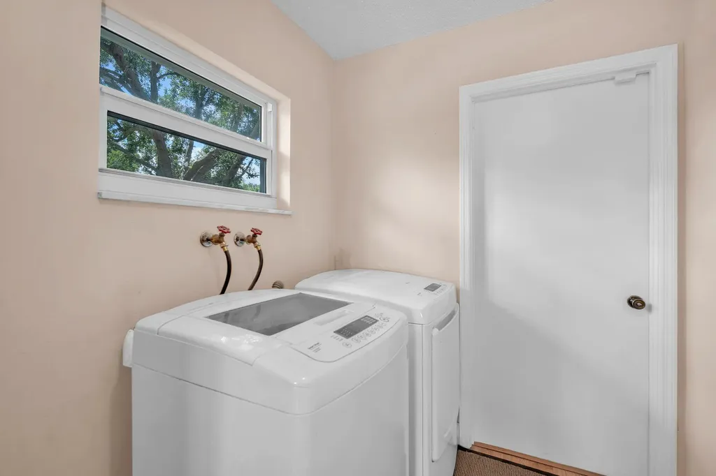 8235 NW 5th Street Coral Springs FL 33071