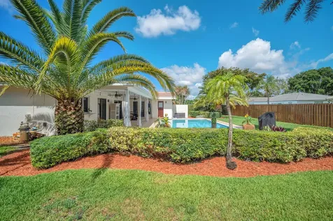 8235 NW 5th Street Coral Springs FL 33071