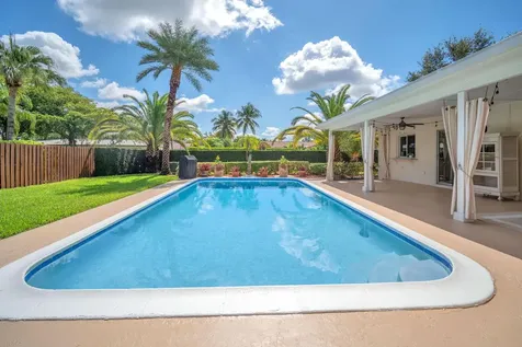 8235 NW 5th Street Coral Springs FL 33071