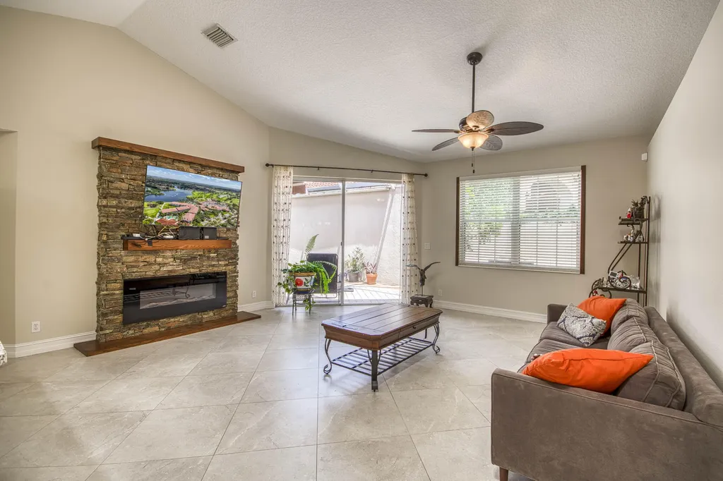 20 Via Aurelia Palm Beach Gardens FL 33418