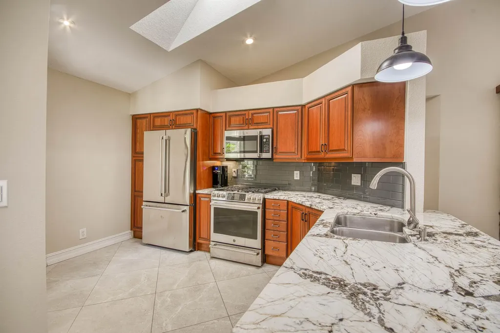 20 Via Aurelia Palm Beach Gardens FL 33418