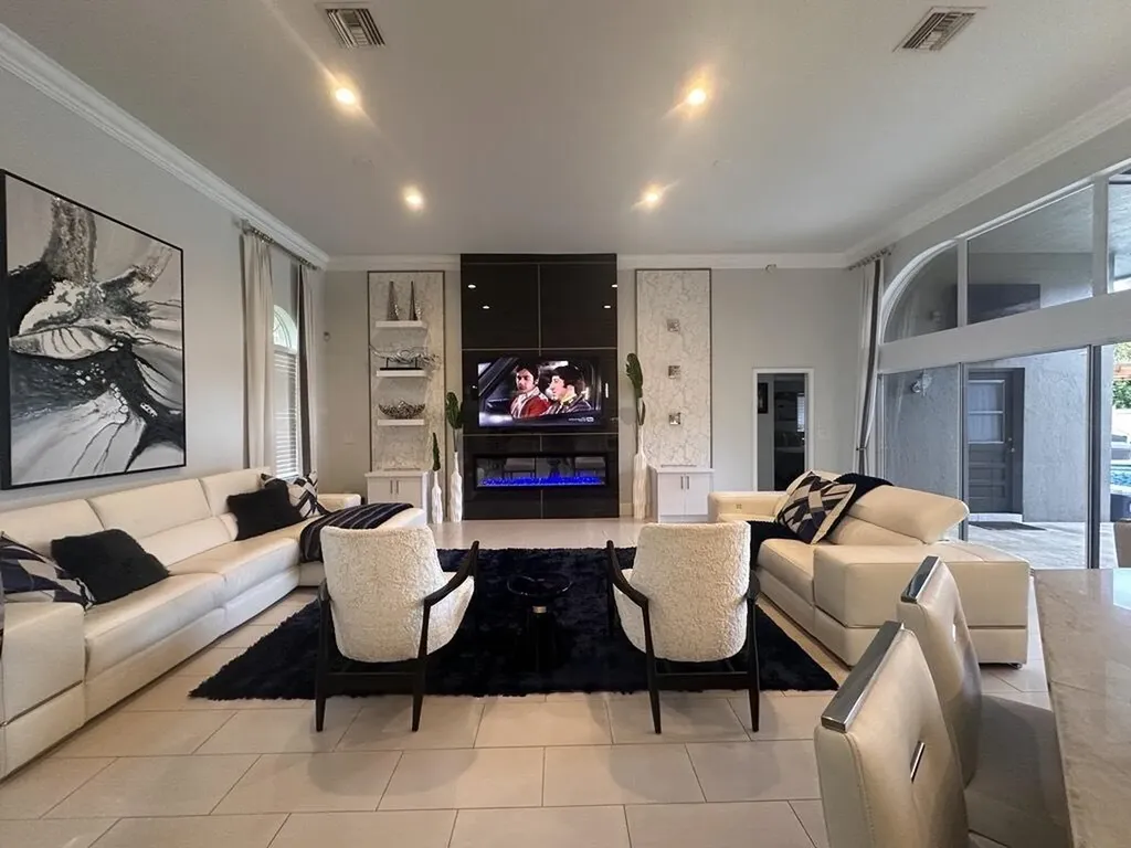 4915 NW 105th Drive Coral Springs FL 33076