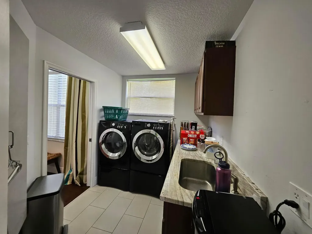 4915 NW 105th Drive Coral Springs FL 33076