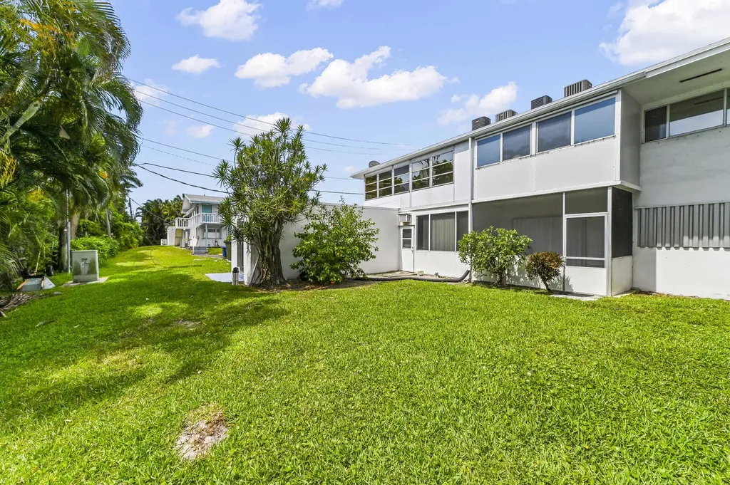 1950 Lake Osborne Drive Lake Worth Beach FL 33461