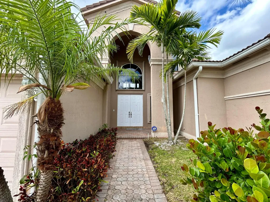 9249 Pineville Drive Lake Worth FL 33467