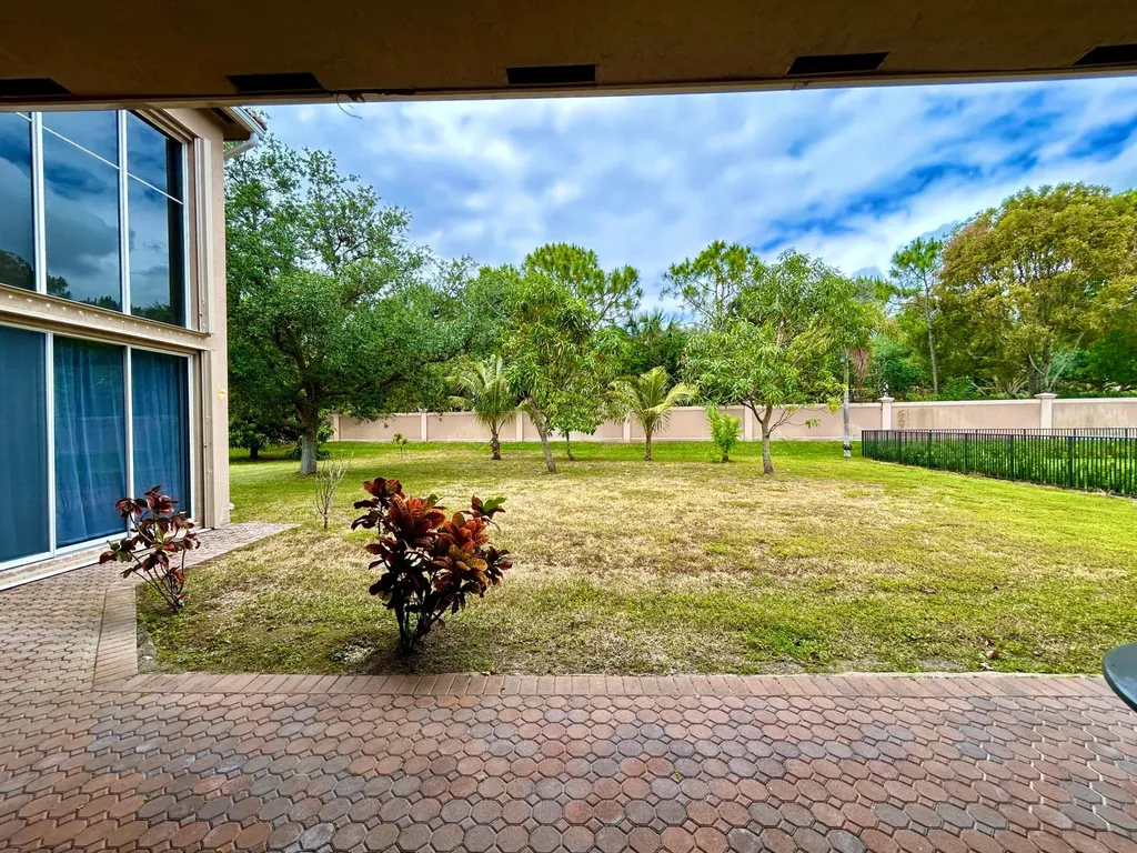 9249 Pineville Drive Lake Worth FL 33467