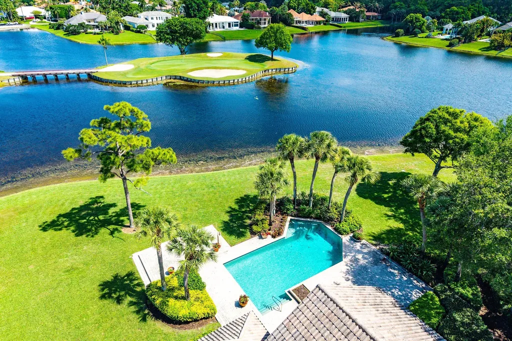 3566 Loire Lane Palm Beach Gardens FL 33410
