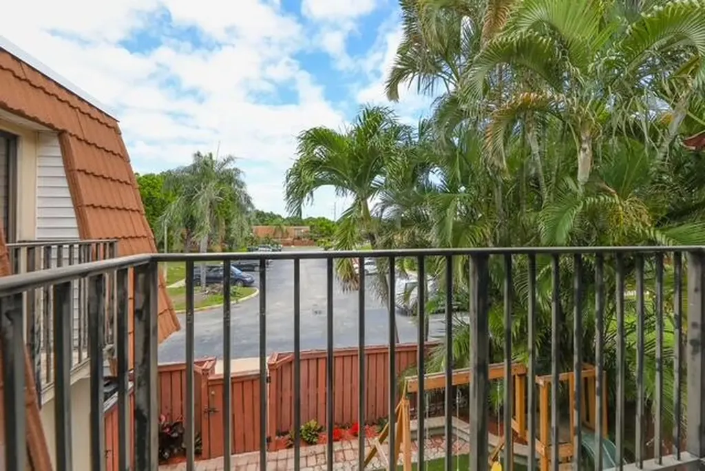 2903 SW 11th Place N Deerfield Beach FL 33442