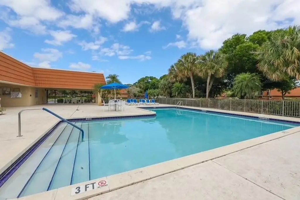 2903 SW 11th Place N Deerfield Beach FL 33442