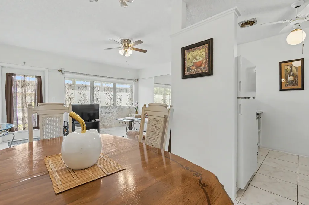 800 SW 10th Terrace Hallandale Beach FL 33009