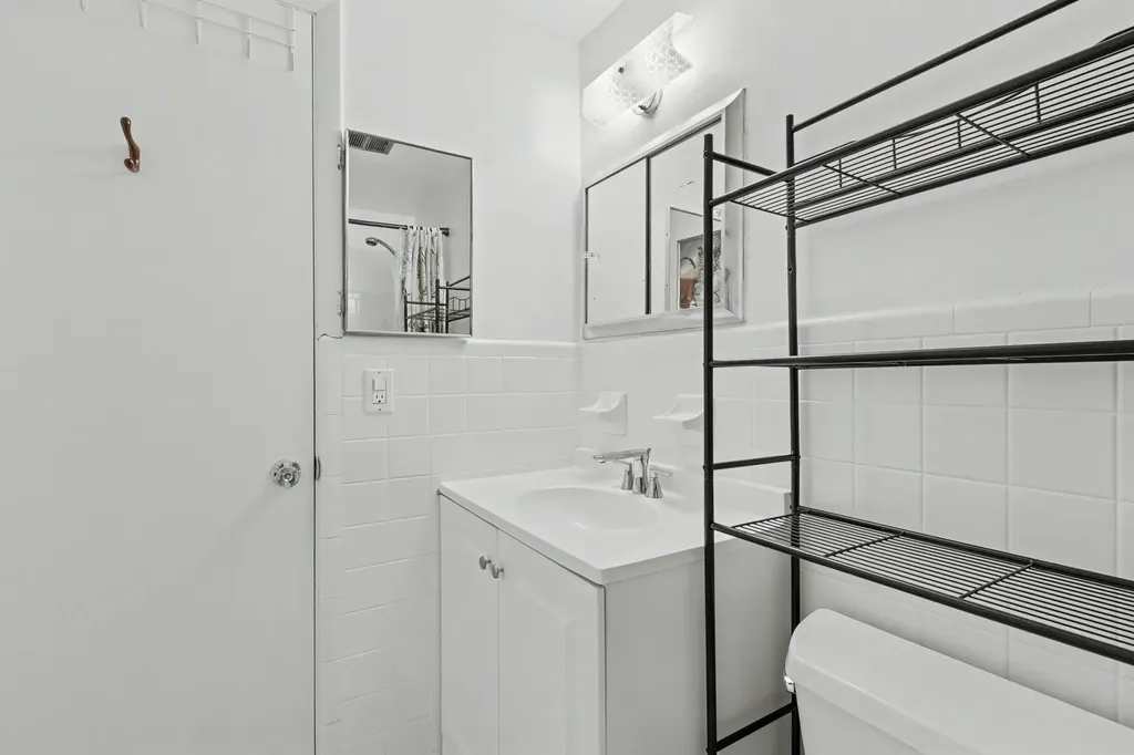 800 SW 10th Terrace Hallandale Beach FL 33009