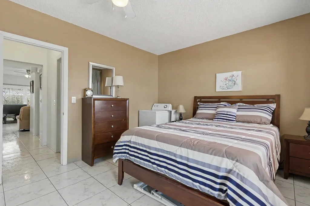 800 SW 10th Terrace Hallandale Beach FL 33009