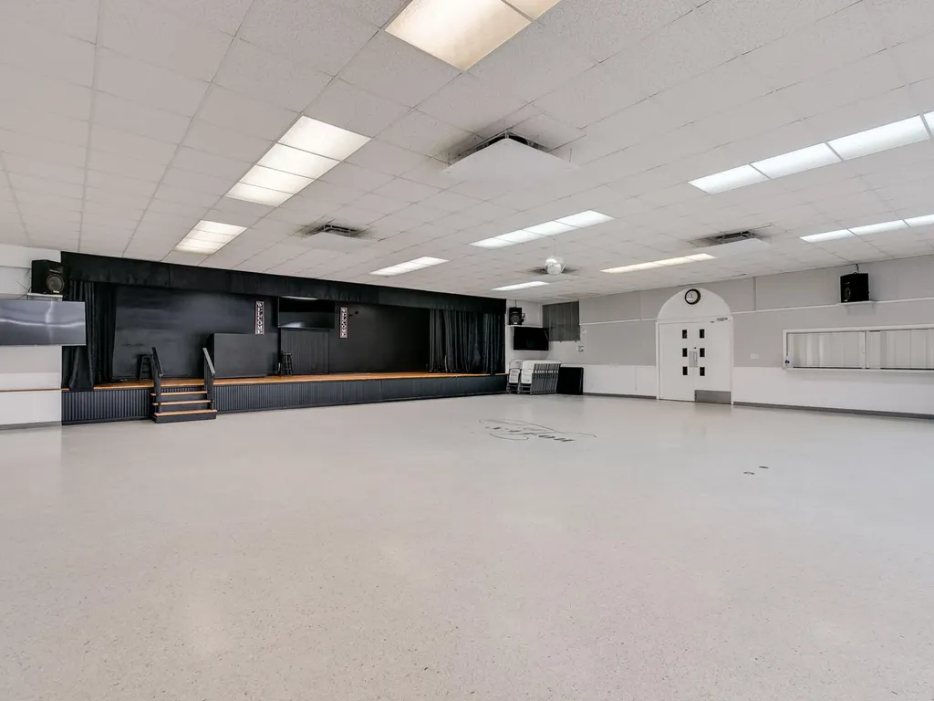 800 SW 10th Terrace Hallandale Beach FL 33009