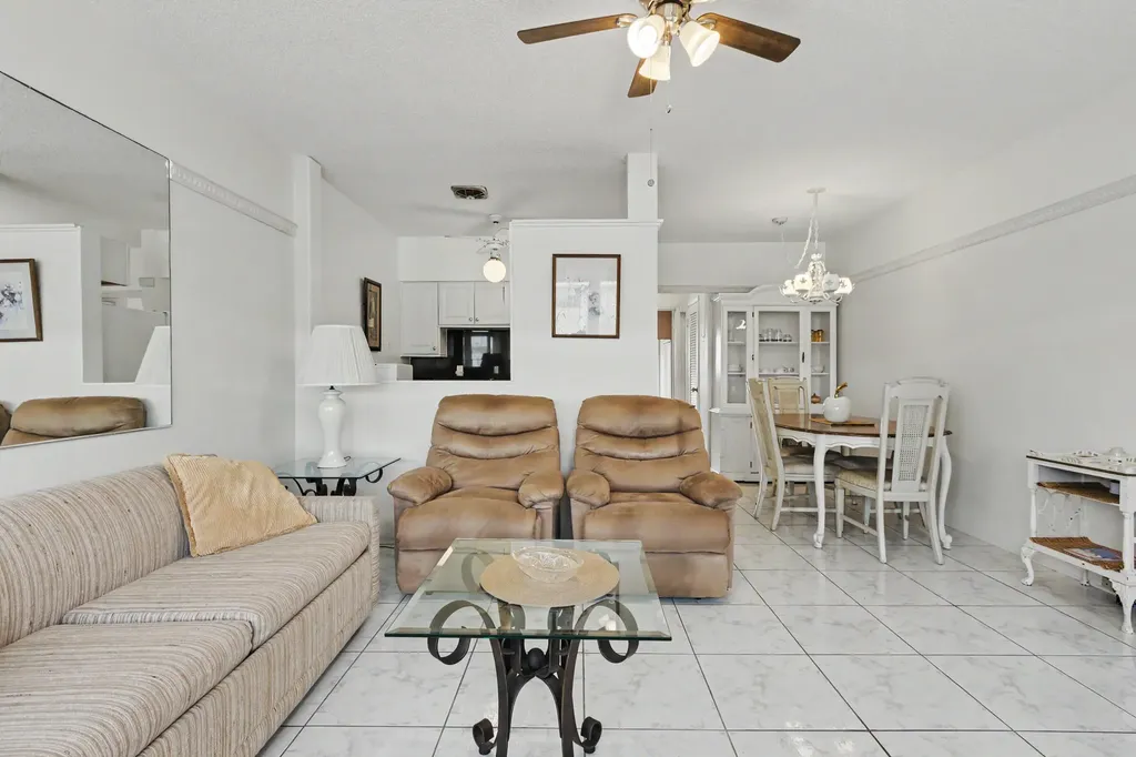 800 SW 10th Terrace Hallandale Beach FL 33009