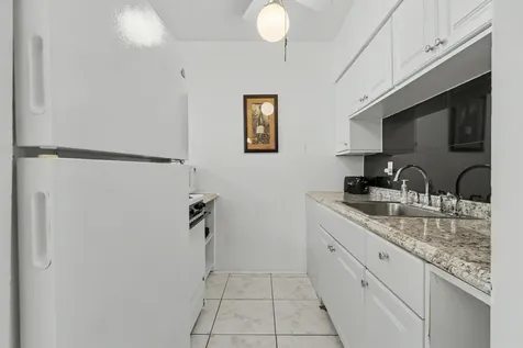 800 SW 10th Terrace Hallandale Beach FL 33009
