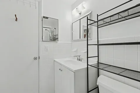 800 SW 10th Terrace Hallandale Beach FL 33009