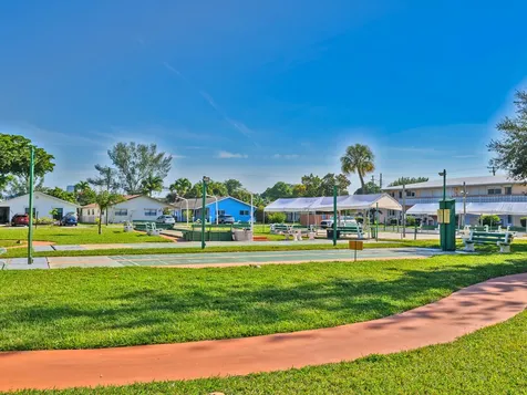 800 SW 10th Terrace Hallandale Beach FL 33009