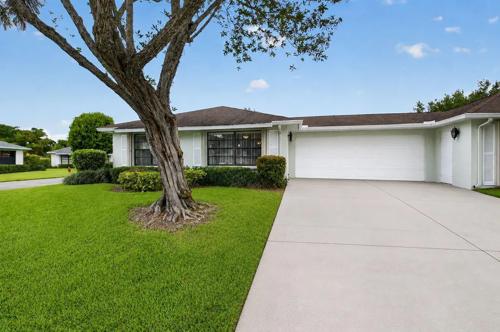 4335 Pear Tree Circle Boynton Beach FL 33436