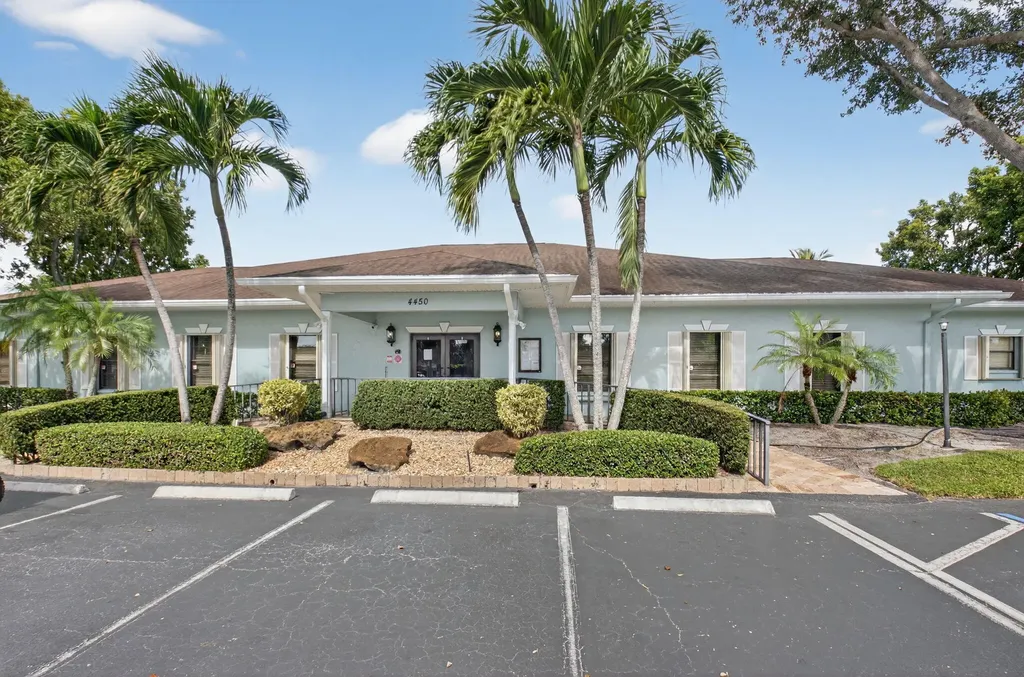 4335 Pear Tree Circle Boynton Beach FL 33436