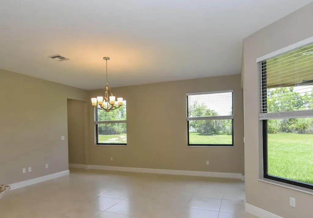 5831 NW Dooley Port St Lucie FL 34986