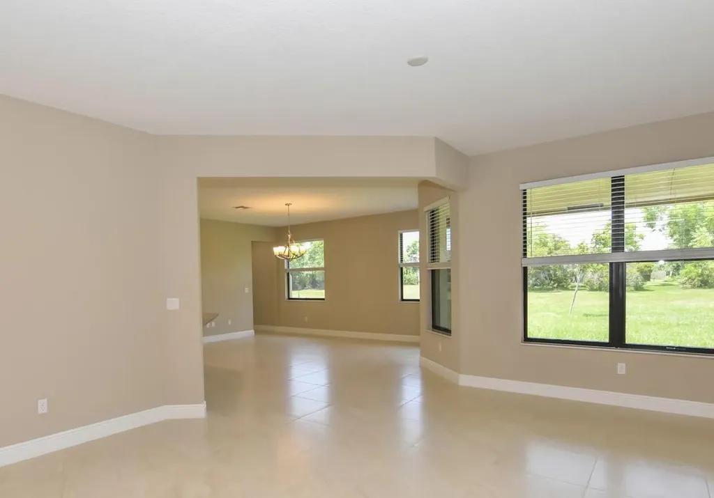5831 NW Dooley Port St Lucie FL 34986