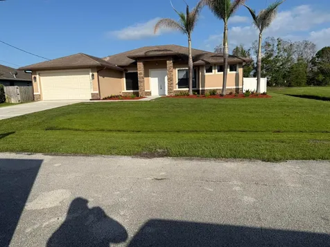 5831 NW Dooley Port St Lucie FL 34986