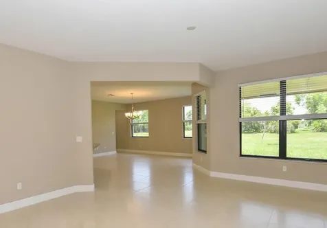 5831 NW Dooley Port St Lucie FL 34986