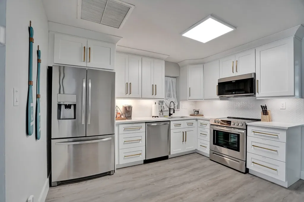 1969 NE 5th Street Deerfield Beach FL 33441