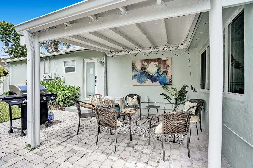 1969 NE 5th Street Deerfield Beach FL 33441