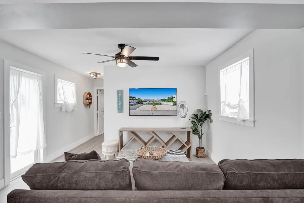 1969 NE 5th Street Deerfield Beach FL 33441