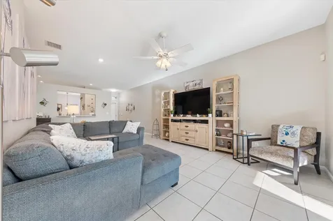10760 Royal Caribbean Circle Boynton Beach FL 33437