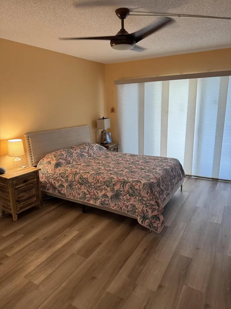 3590 Via Lake Worth FL 33467