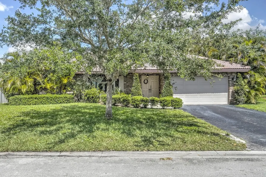 1677 NW 111th Way Coral Springs FL 33071