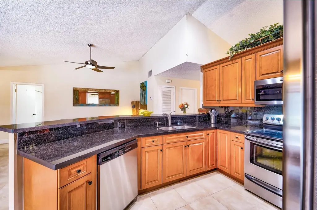 1677 NW 111th Way Coral Springs FL 33071