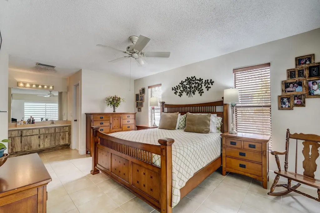 1677 NW 111th Way Coral Springs FL 33071