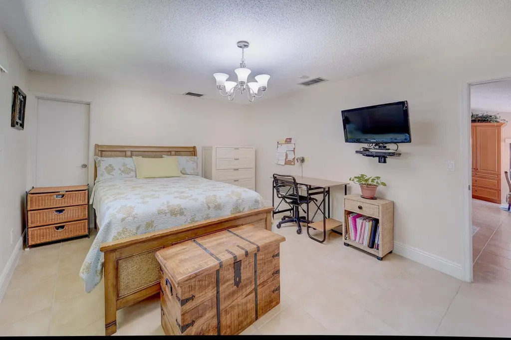 1677 NW 111th Way Coral Springs FL 33071