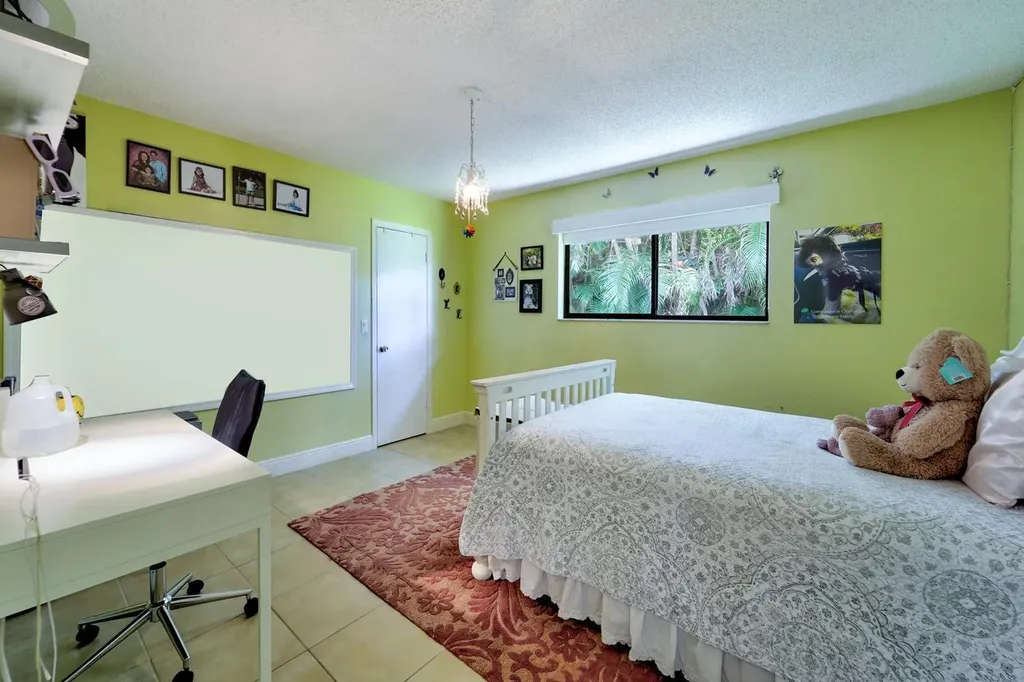 1677 NW 111th Way Coral Springs FL 33071