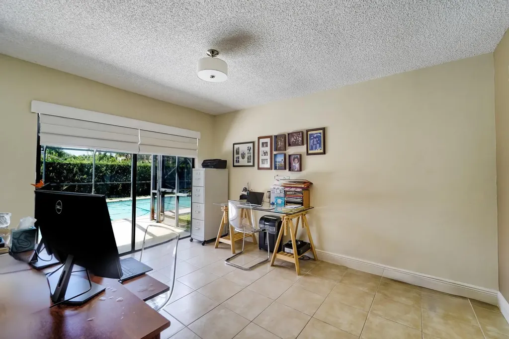 1677 NW 111th Way Coral Springs FL 33071