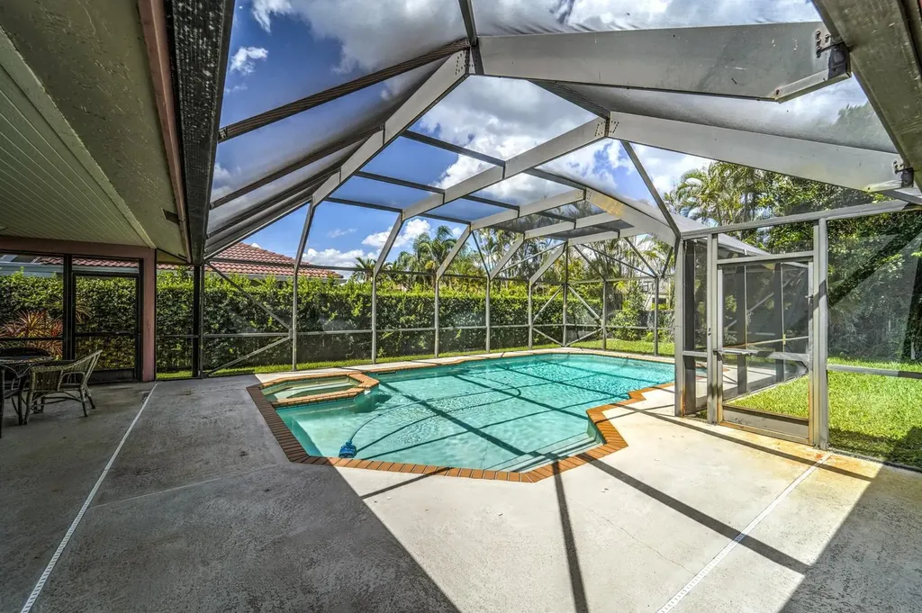 1677 NW 111th Way Coral Springs FL 33071