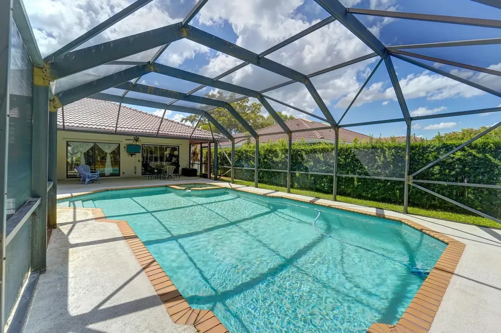 1677 NW 111th Way Coral Springs FL 33071