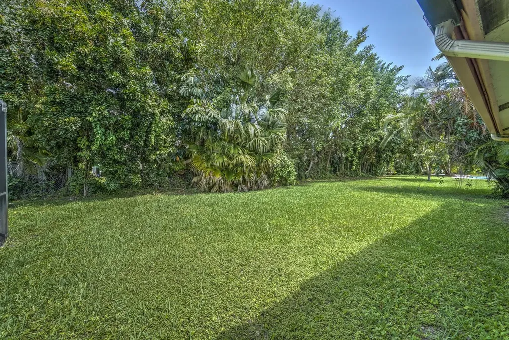 1677 NW 111th Way Coral Springs FL 33071