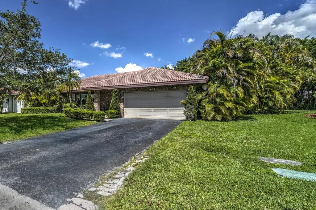 1677 NW 111th Way Coral Springs FL 33071
