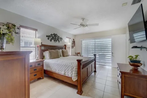 1677 NW 111th Way Coral Springs FL 33071