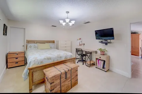 1677 NW 111th Way Coral Springs FL 33071