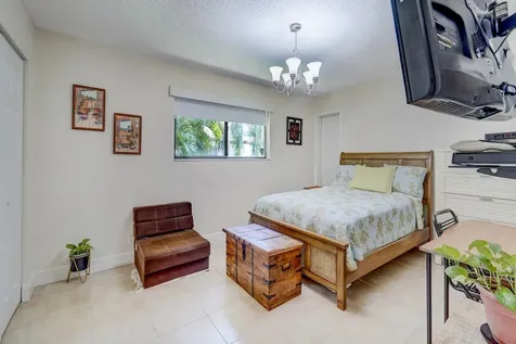 1677 NW 111th Way Coral Springs FL 33071