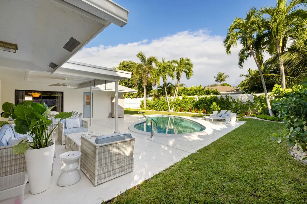 2512 SW 5th Street Boynton Beach FL 33435