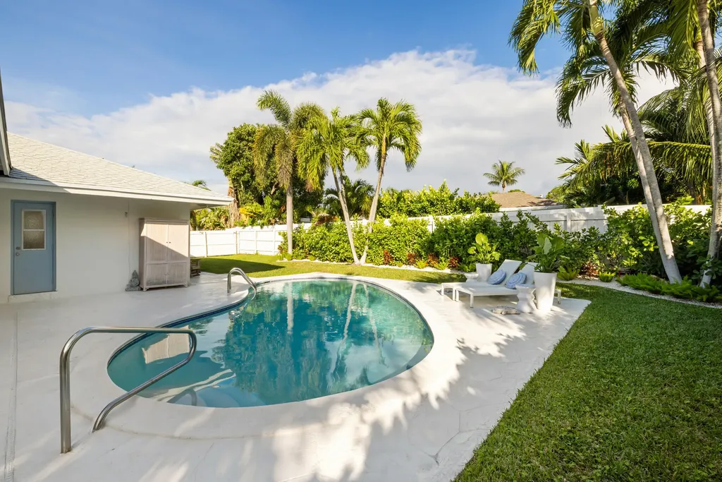 2512 SW 5th Street Boynton Beach FL 33435
