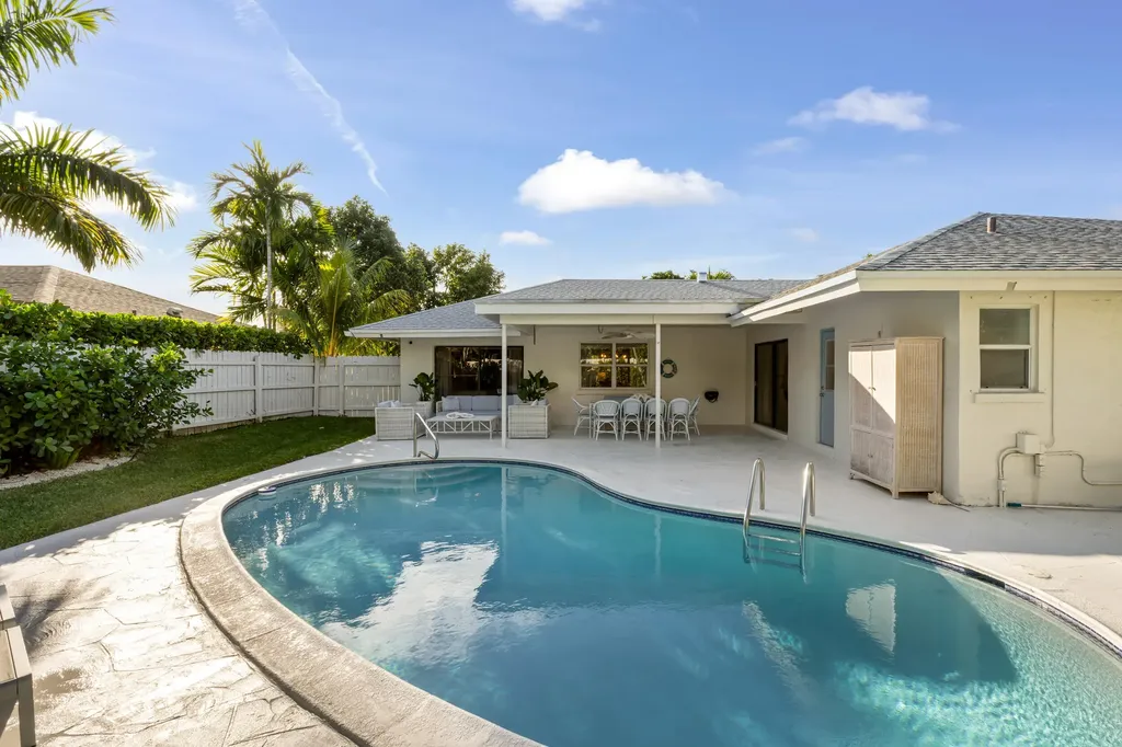 2512 SW 5th Street Boynton Beach FL 33435