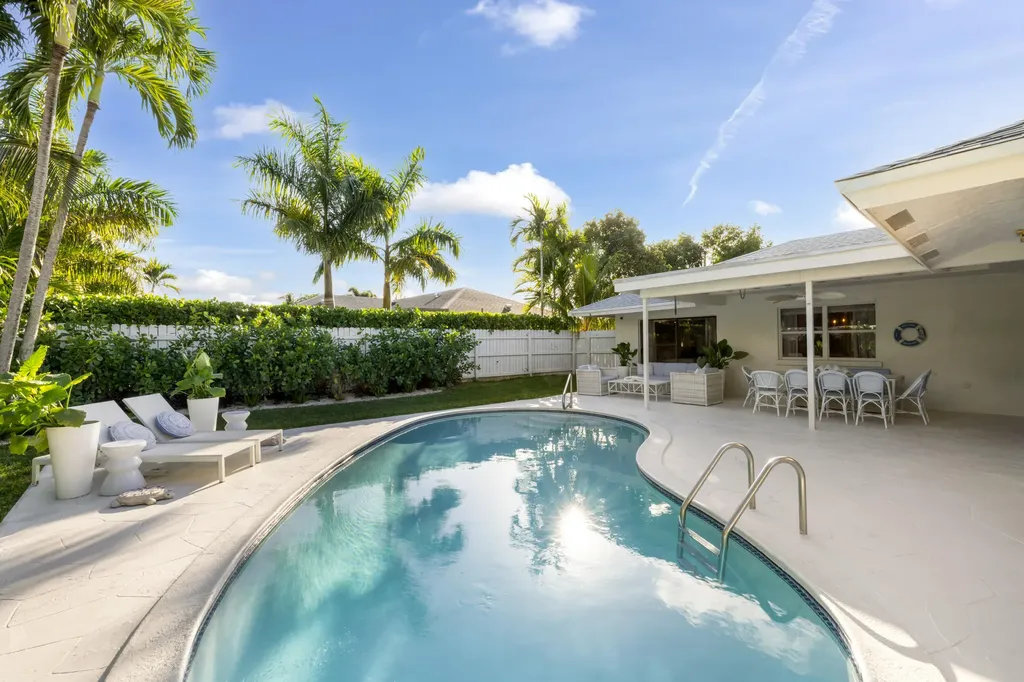 2512 SW 5th Street Boynton Beach FL 33435